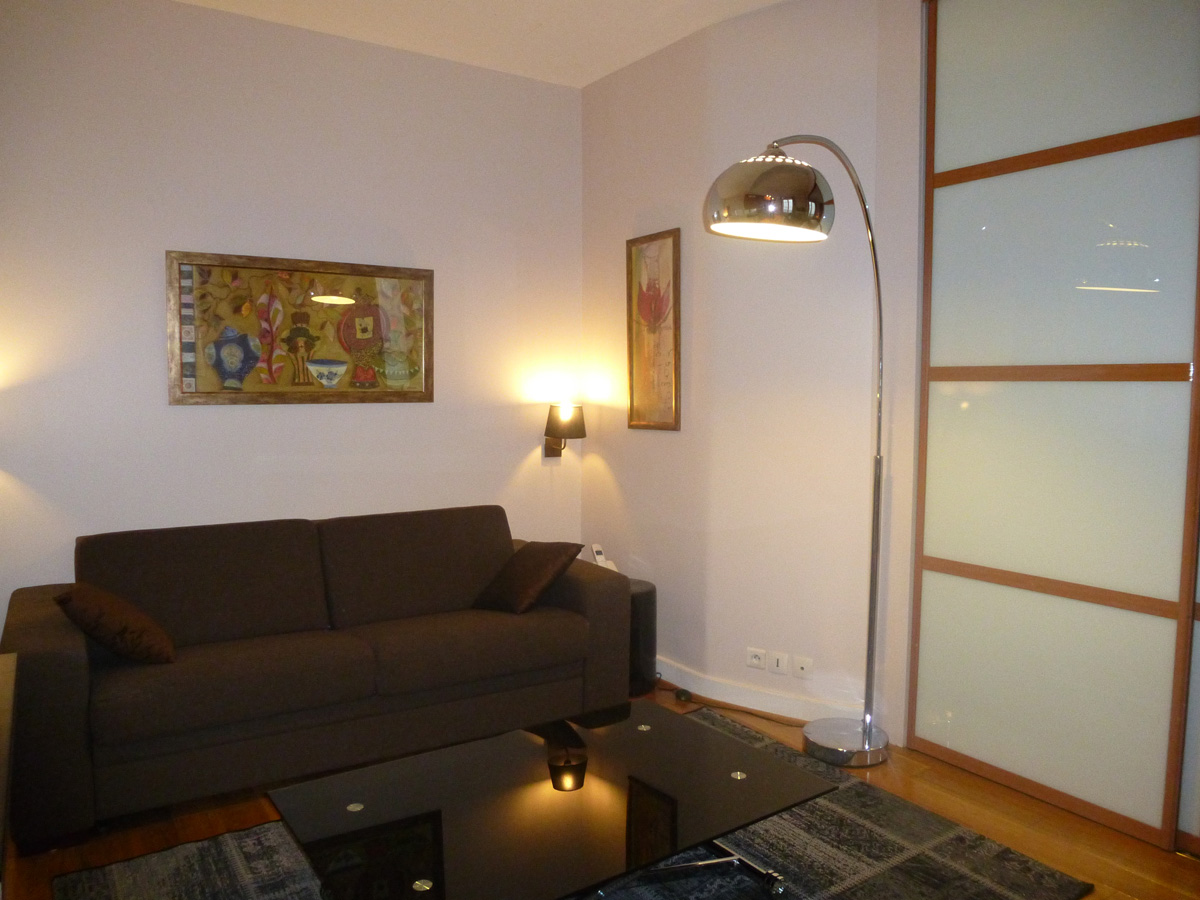 Location Appartement Meublé PARIS 8