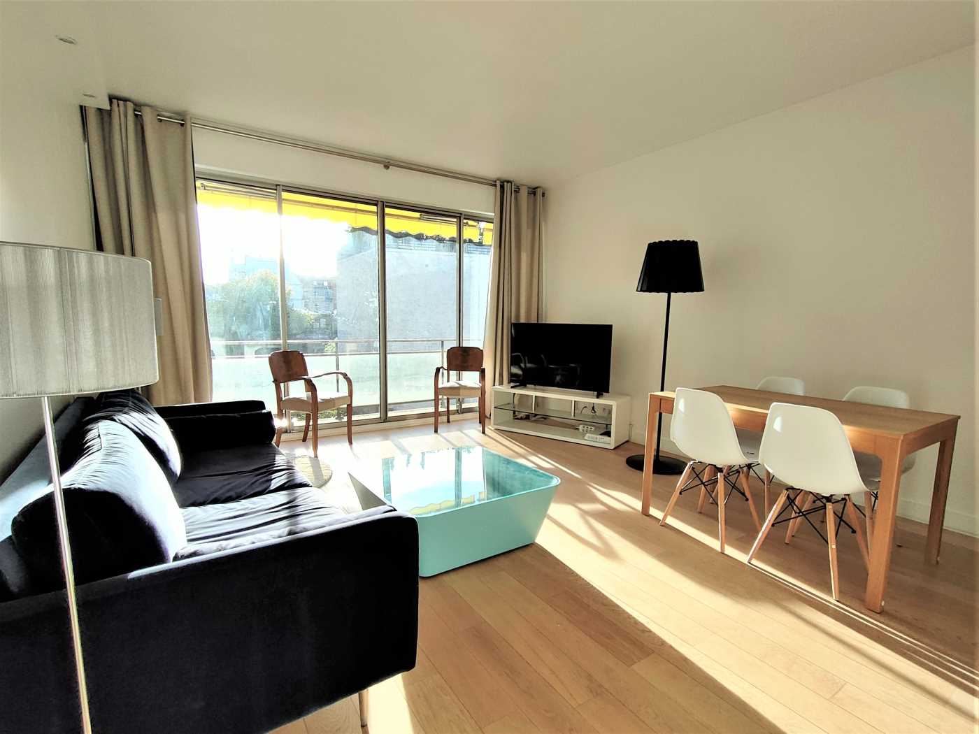 Location Appartement Meublé PARIS 08