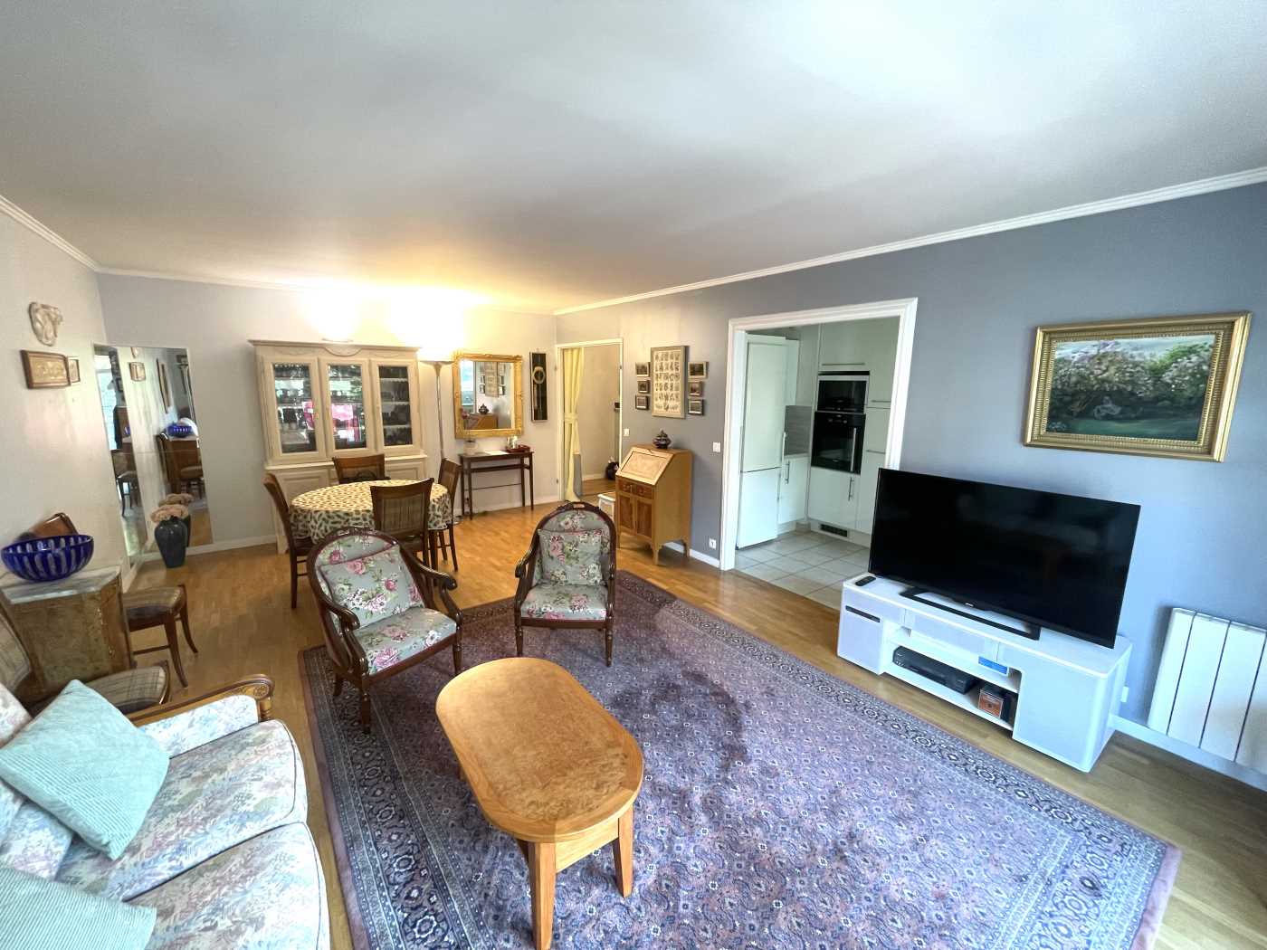 Apartment Suresnes